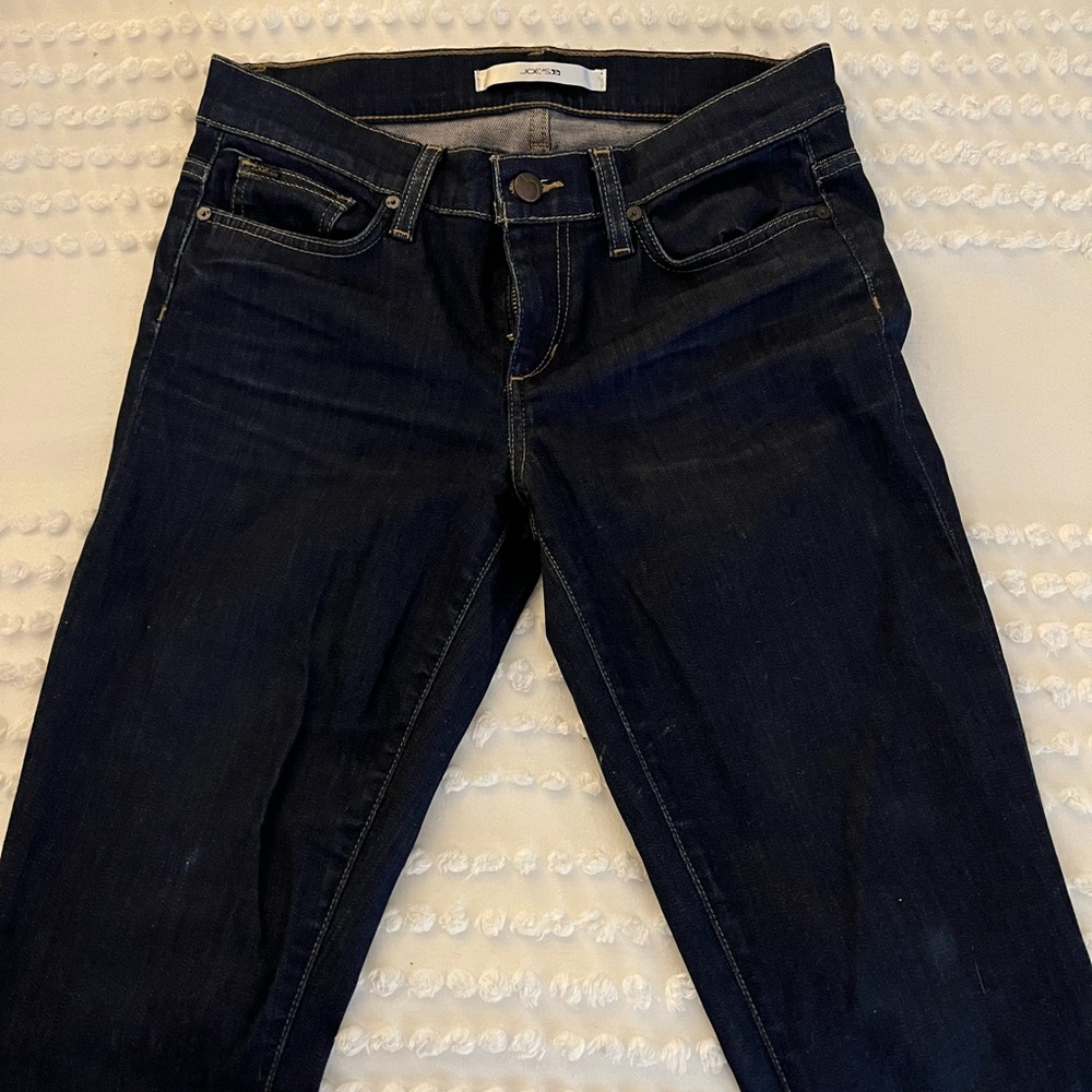 Size 27 straight leg joe’s jeans! Worn once, maybe.